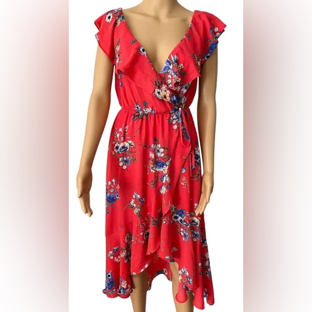 Red floral dress perfect for party or shower! Flowy and forgiving.